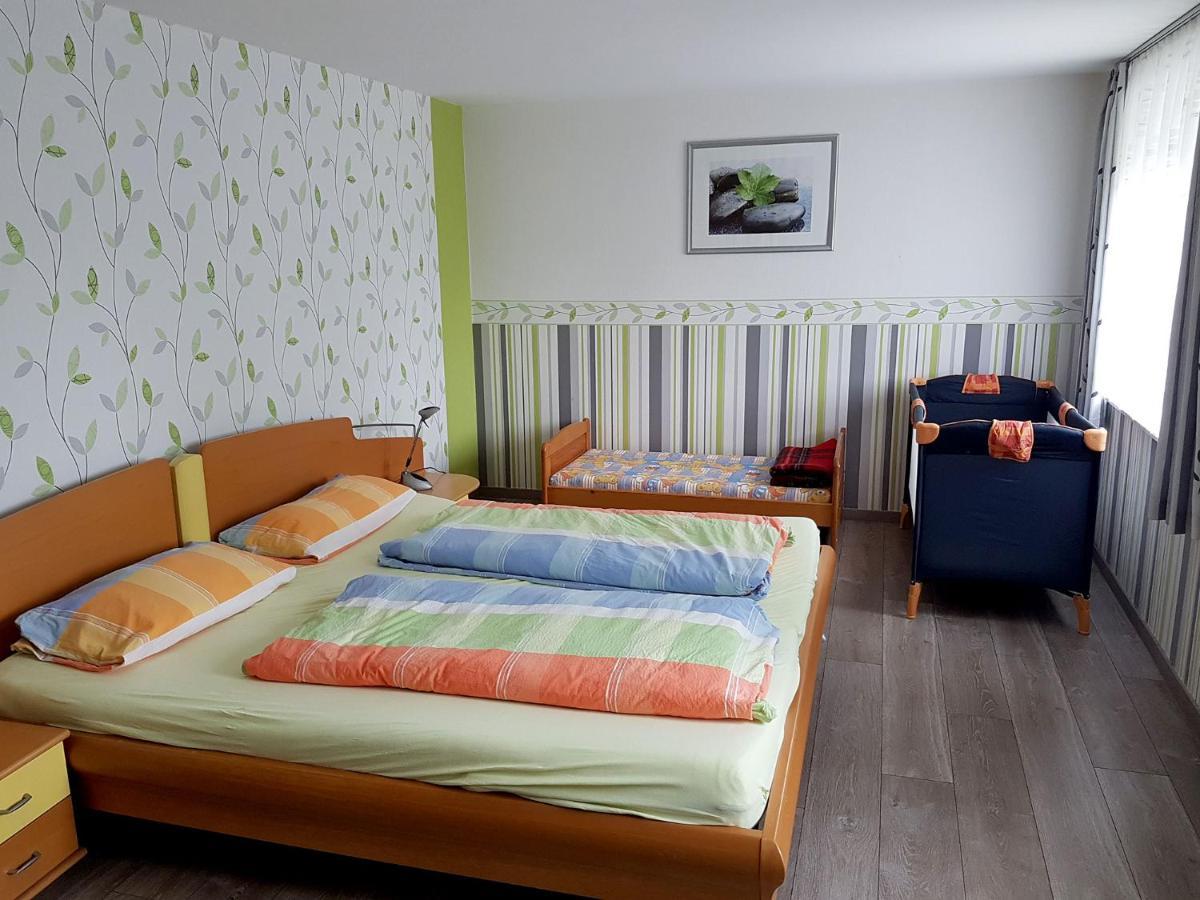 Monteurwohnungen Goeb - Nicht Fuer Urlaubsgaeste Geisa Bagian luar foto