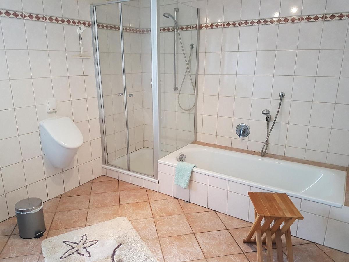 Monteurwohnungen Goeb - Nicht Fuer Urlaubsgaeste Geisa Bagian luar foto