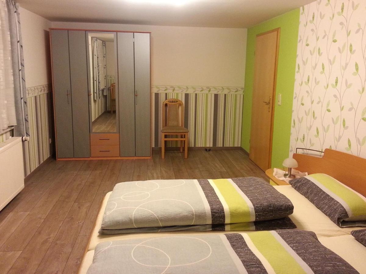 Monteurwohnungen Goeb - Nicht Fuer Urlaubsgaeste Geisa Bagian luar foto